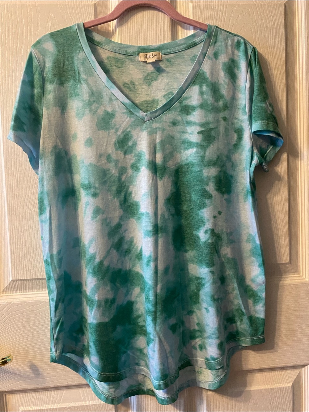 Macy’s Style & Co Teal & Green Tie-Dye V-Neck Women's Short Sleeve T-Shirt Tee